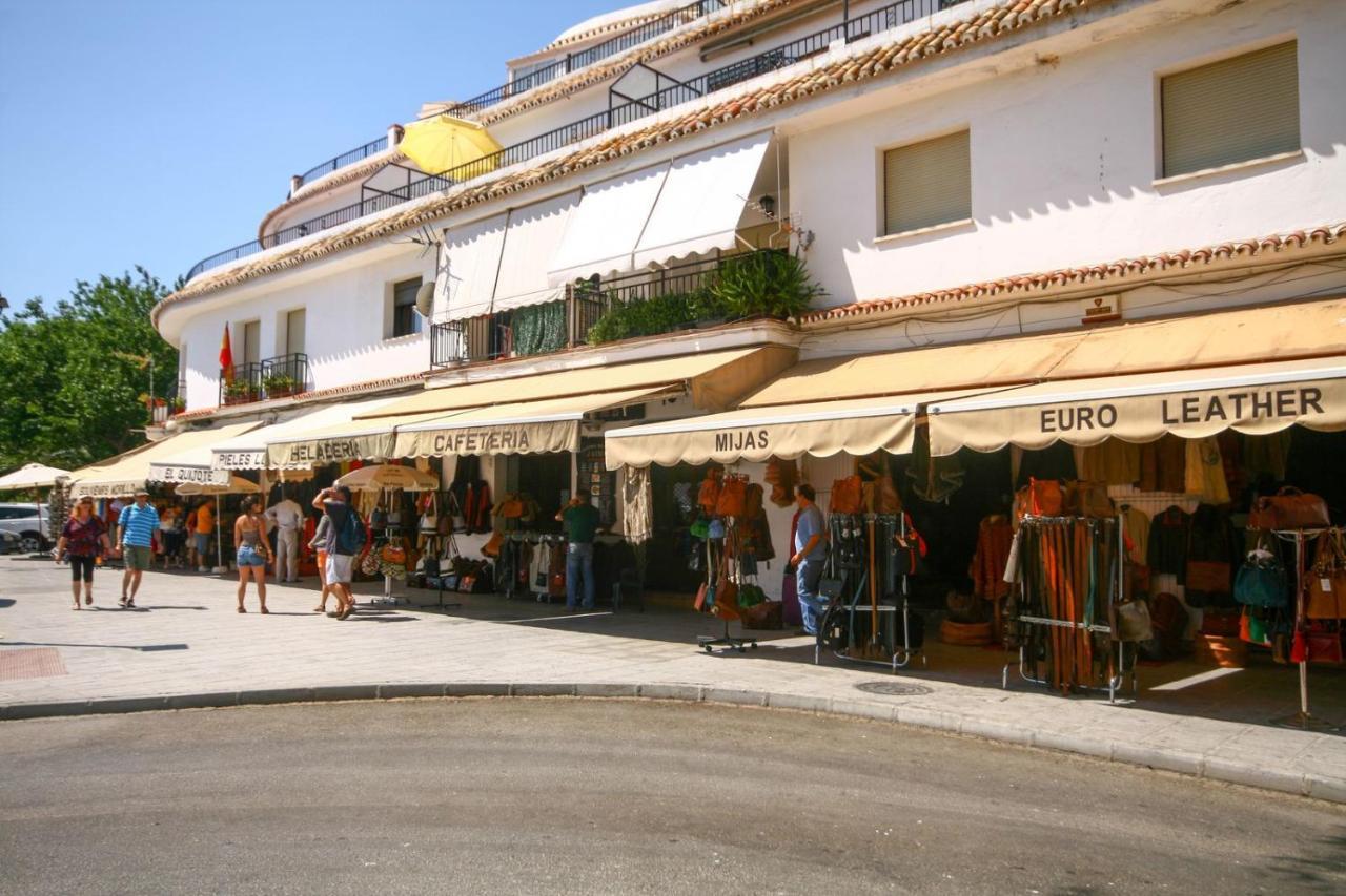 4 Bedroom Mijas Pueblo With Pool & Bbq Villa