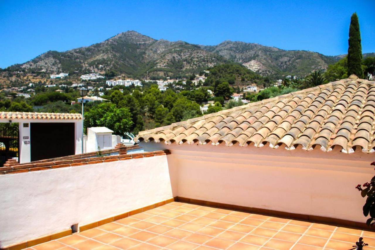 Villa 4 Bedroom Mijas Pueblo With Pool & Bbq Málaga