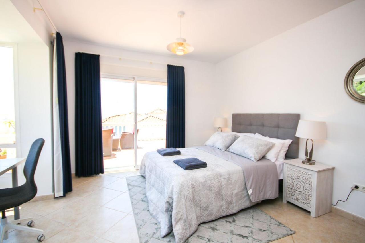 Villa 4 Bedroom Mijas Pueblo With Pool & Bbq