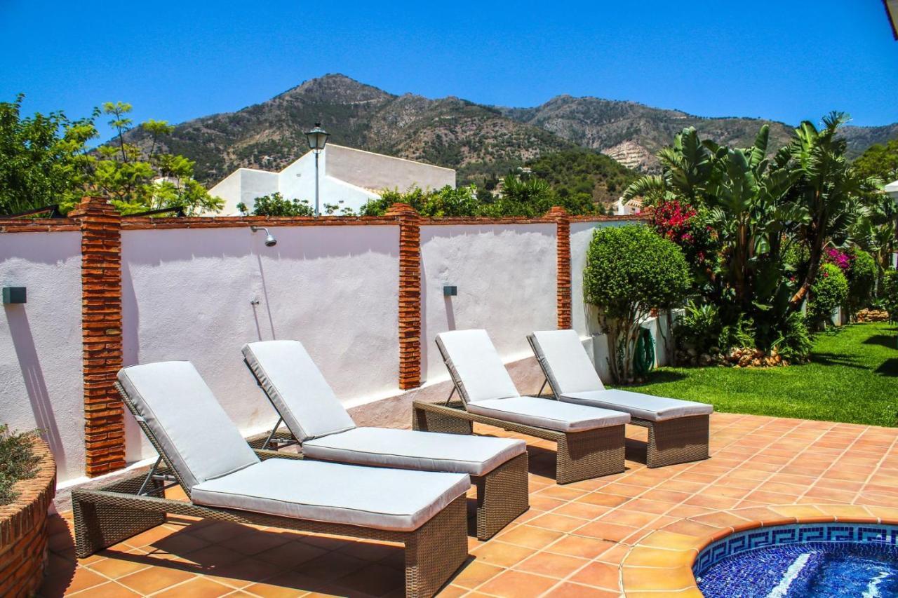 Villa 4 Bedroom Mijas Pueblo With Pool & Bbq