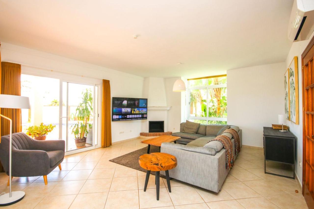 Villa 4 Bedroom Mijas Pueblo With Pool & Bbq
