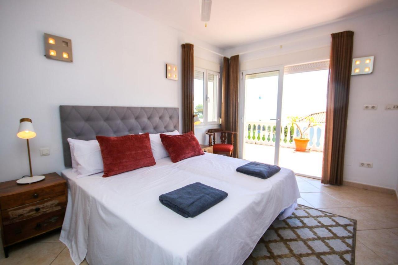 4 Bedroom Mijas Pueblo With Pool & Bbq Villa *