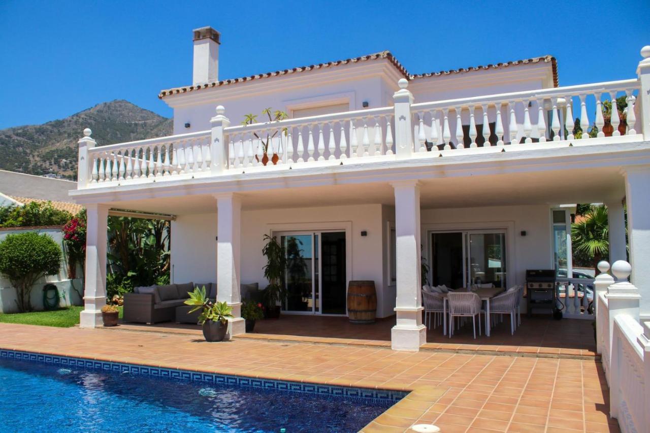 4 Bedroom Mijas Pueblo With Pool & Bbq *